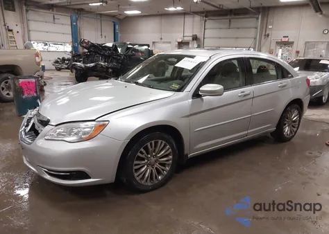 2011 Chrysler 200 Touring z USA, uszkodzony, nr VIN 1C3BC1FG6BN539257